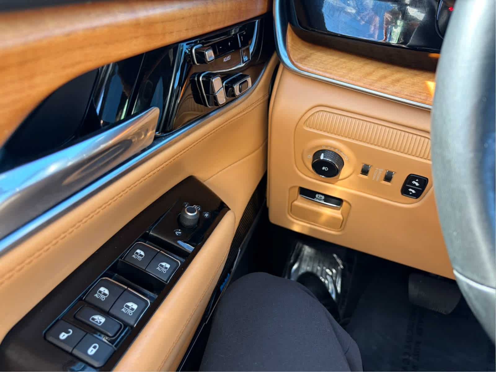 2022 Jeep Grand Wagoneer Series III