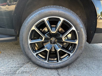 2025 Chevrolet Suburban RST