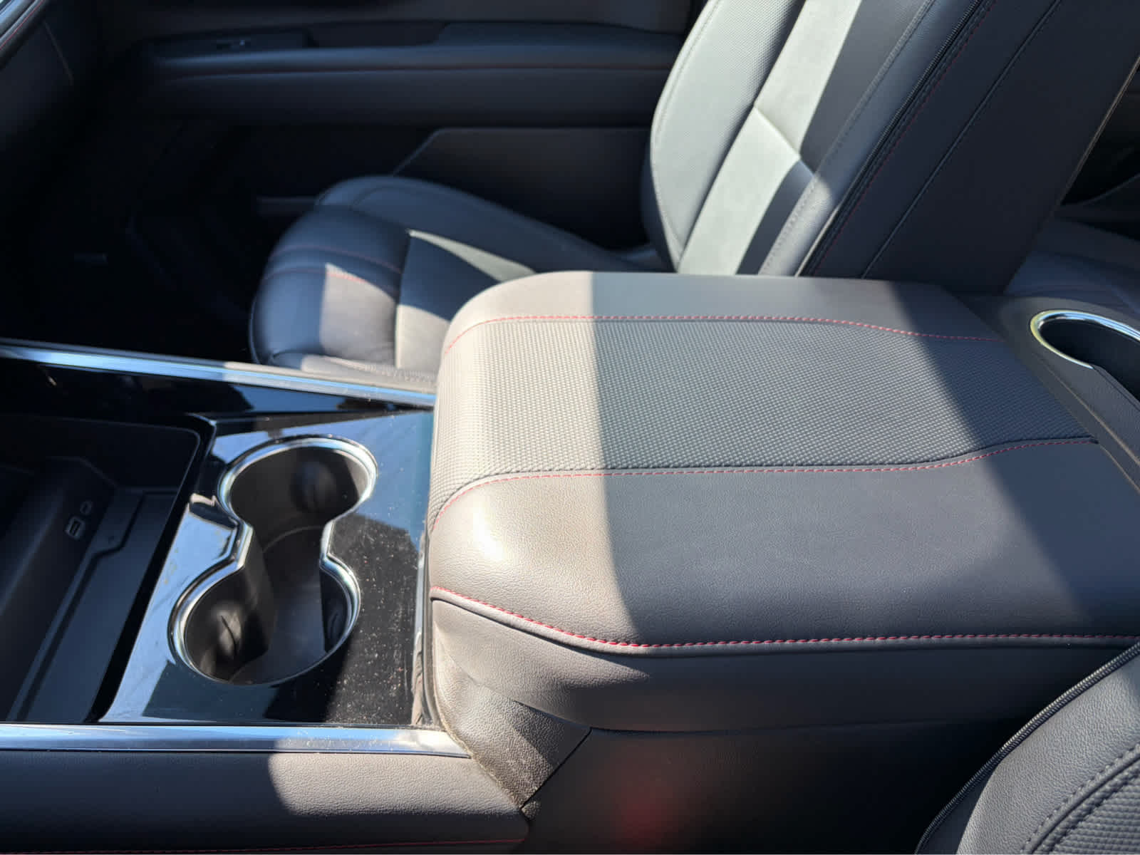 2025 Chevrolet Suburban RST