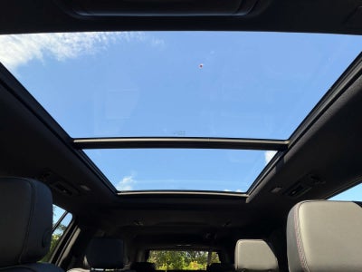 2025 Chevrolet Suburban RST