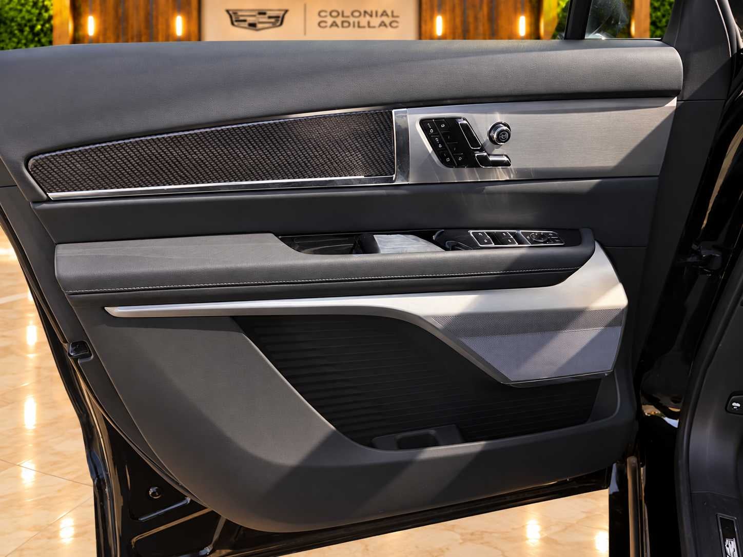 2026 Cadillac VISTIQ Luxury