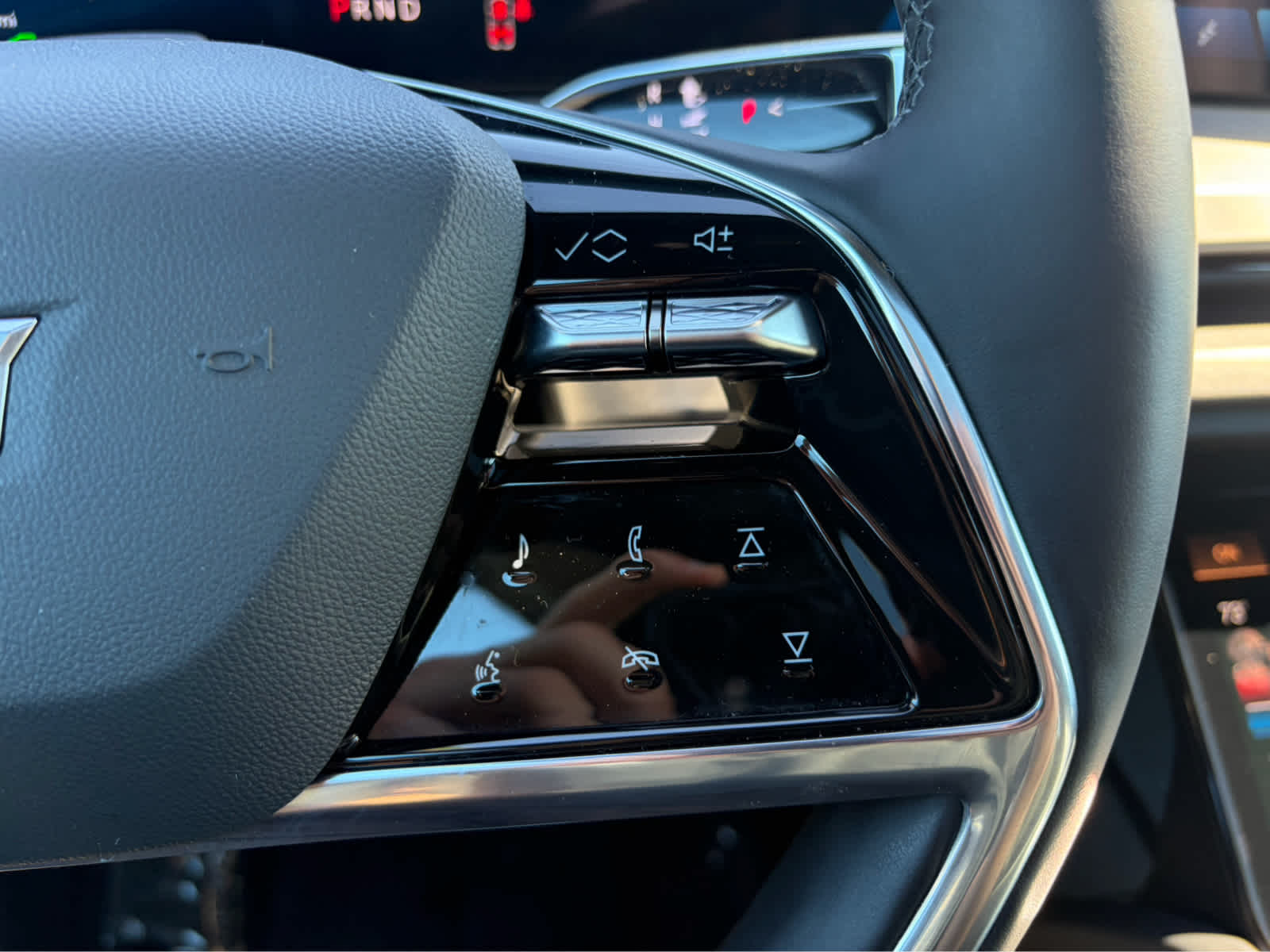 2026 Cadillac VISTIQ Luxury