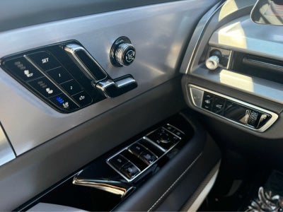 2026 Cadillac VISTIQ Platinum
