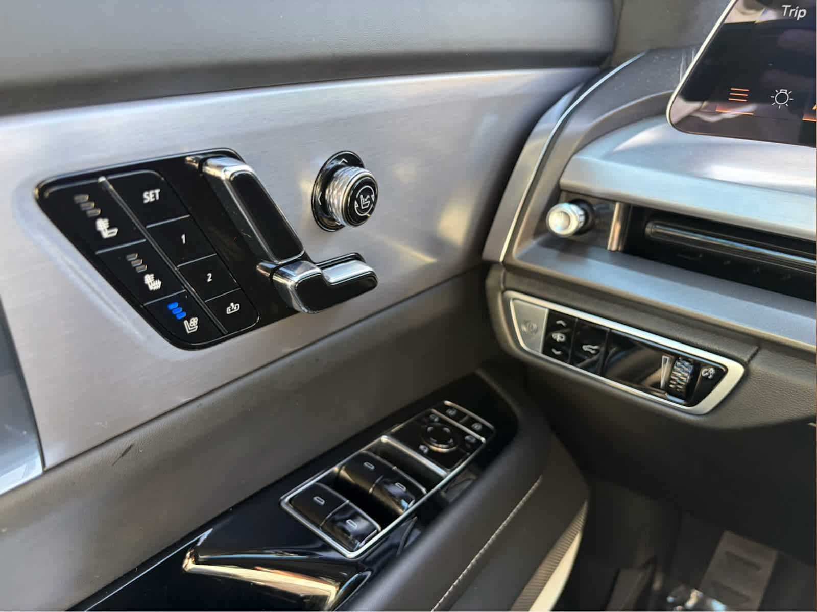 2026 Cadillac VISTIQ Platinum