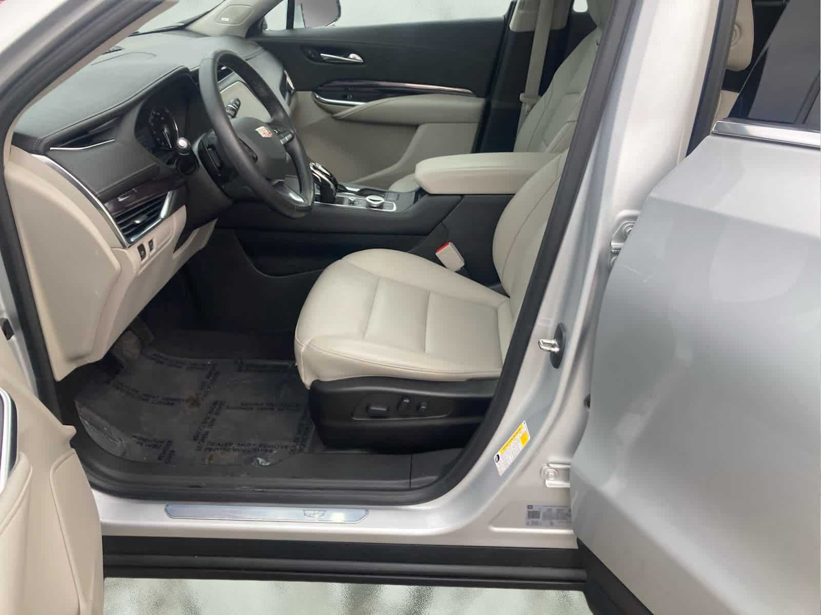 2022 Cadillac XT4 Luxury