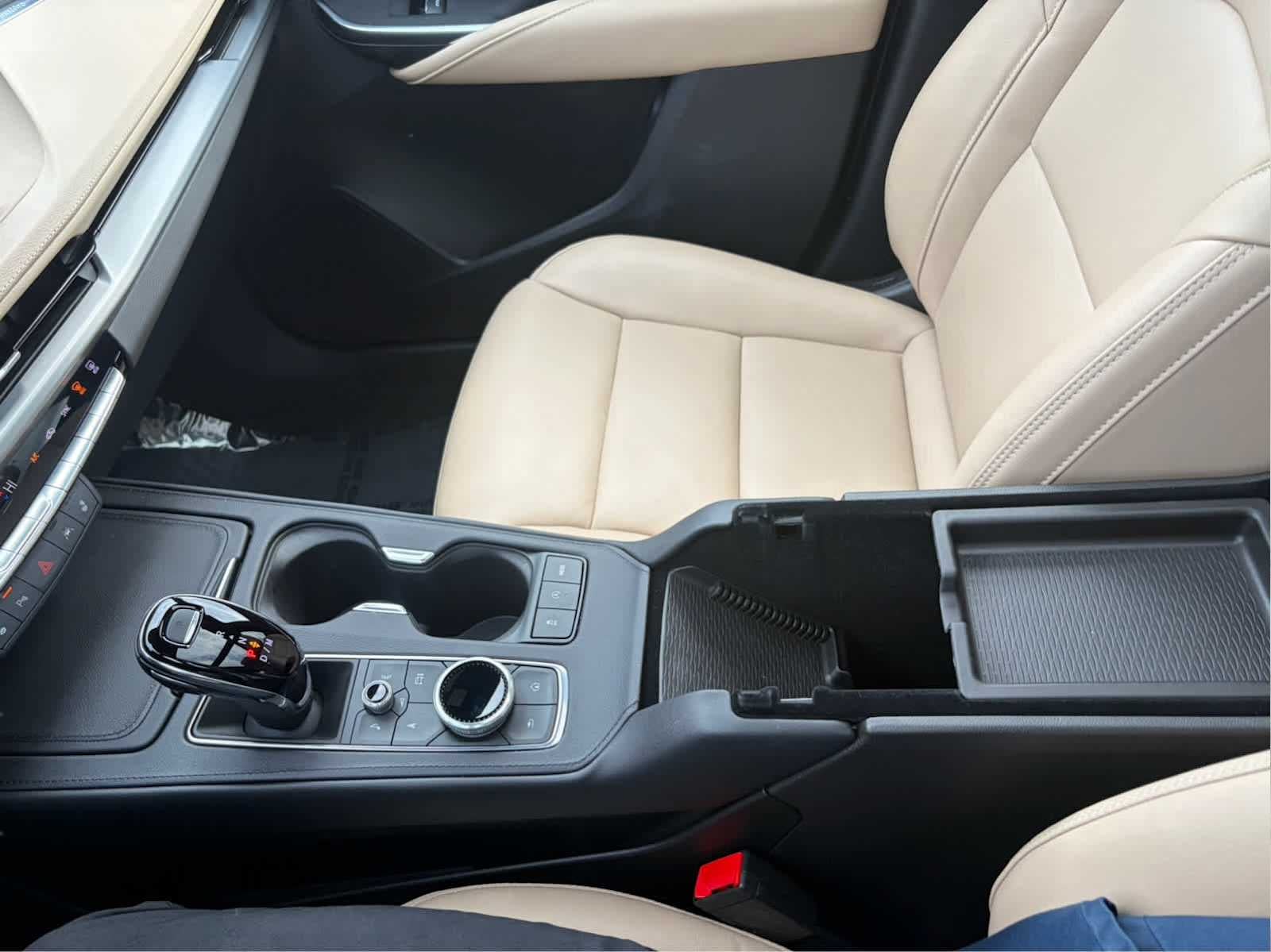 2024 Cadillac XT4 Luxury