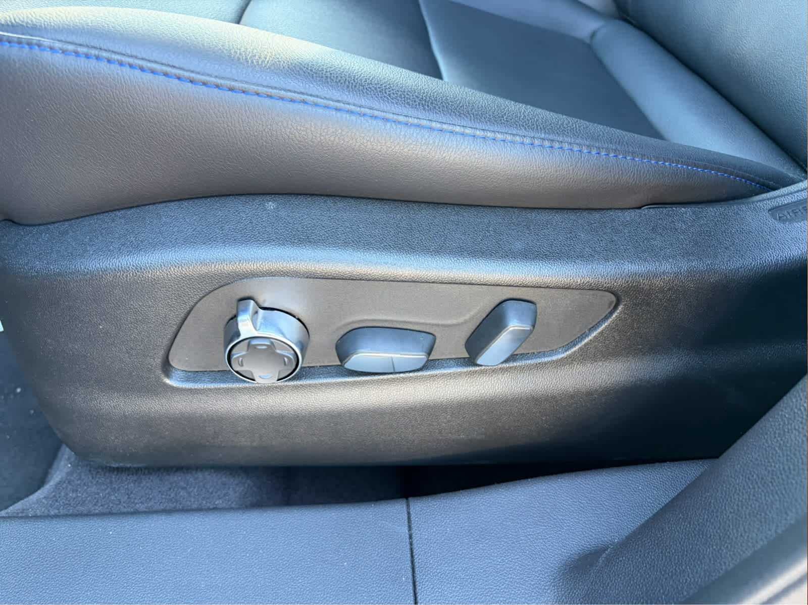 2025 Cadillac XT4 Sport