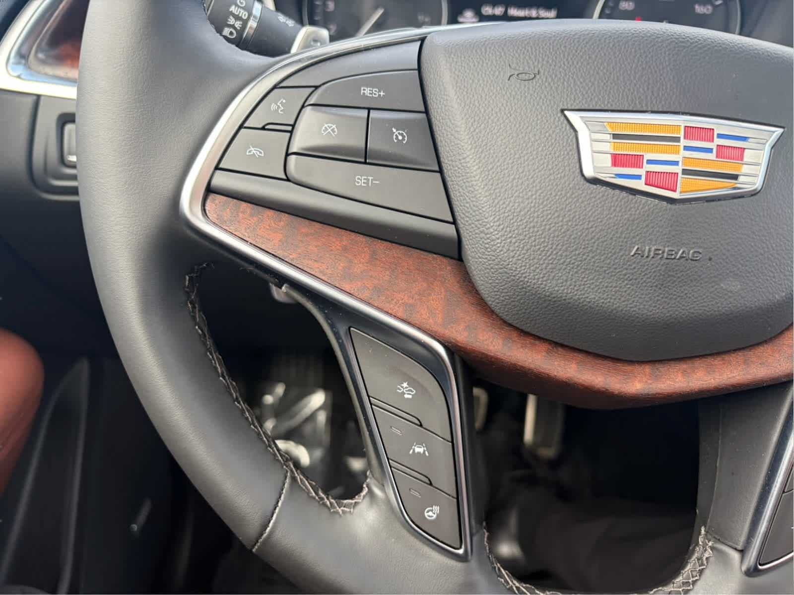 2025 Cadillac XT5 Sport