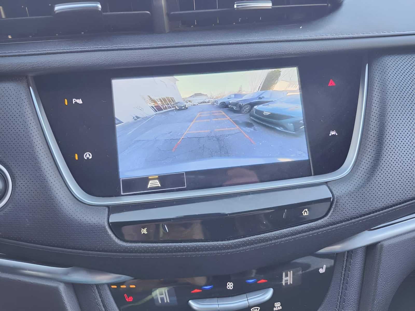 2024 Cadillac XT6 Luxury