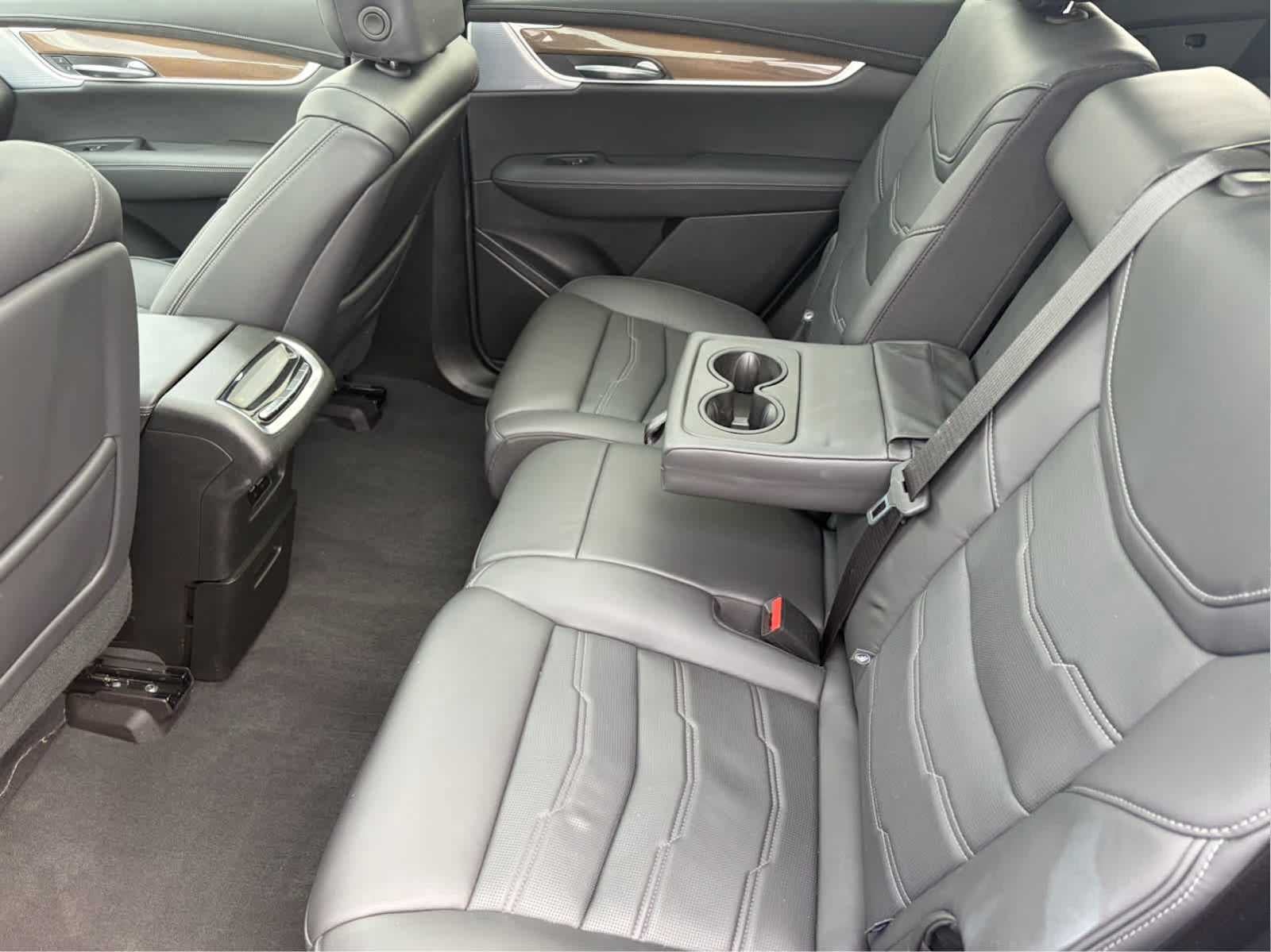 2025 Cadillac XT6 Sport