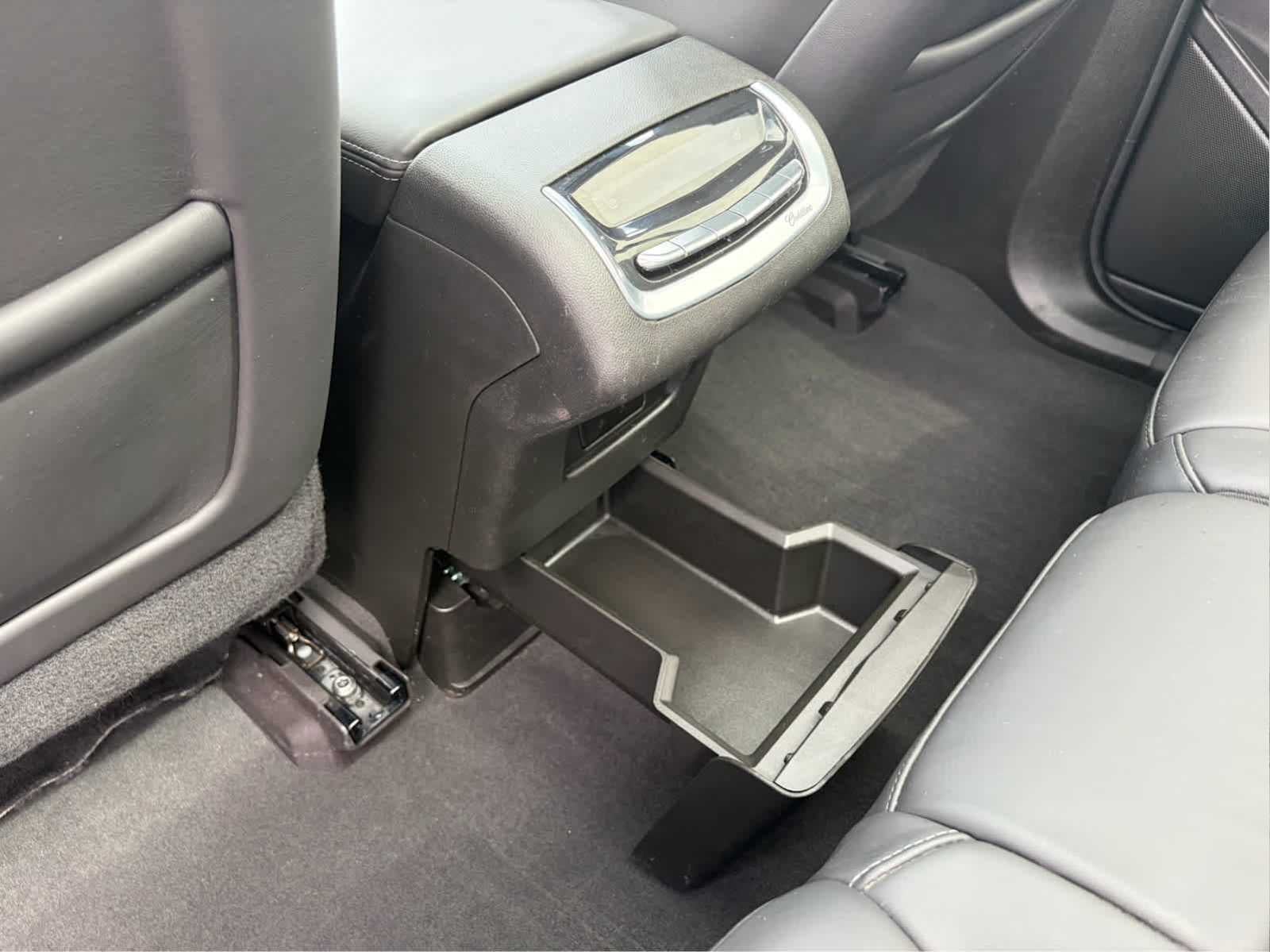 2025 Cadillac XT6 Sport