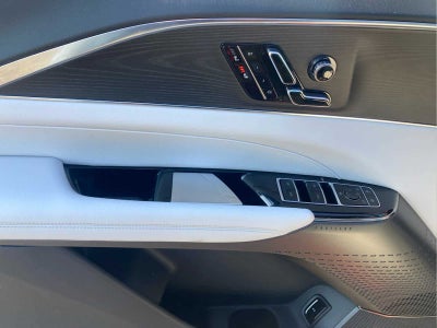 2024 Cadillac LYRIQ Luxury 1