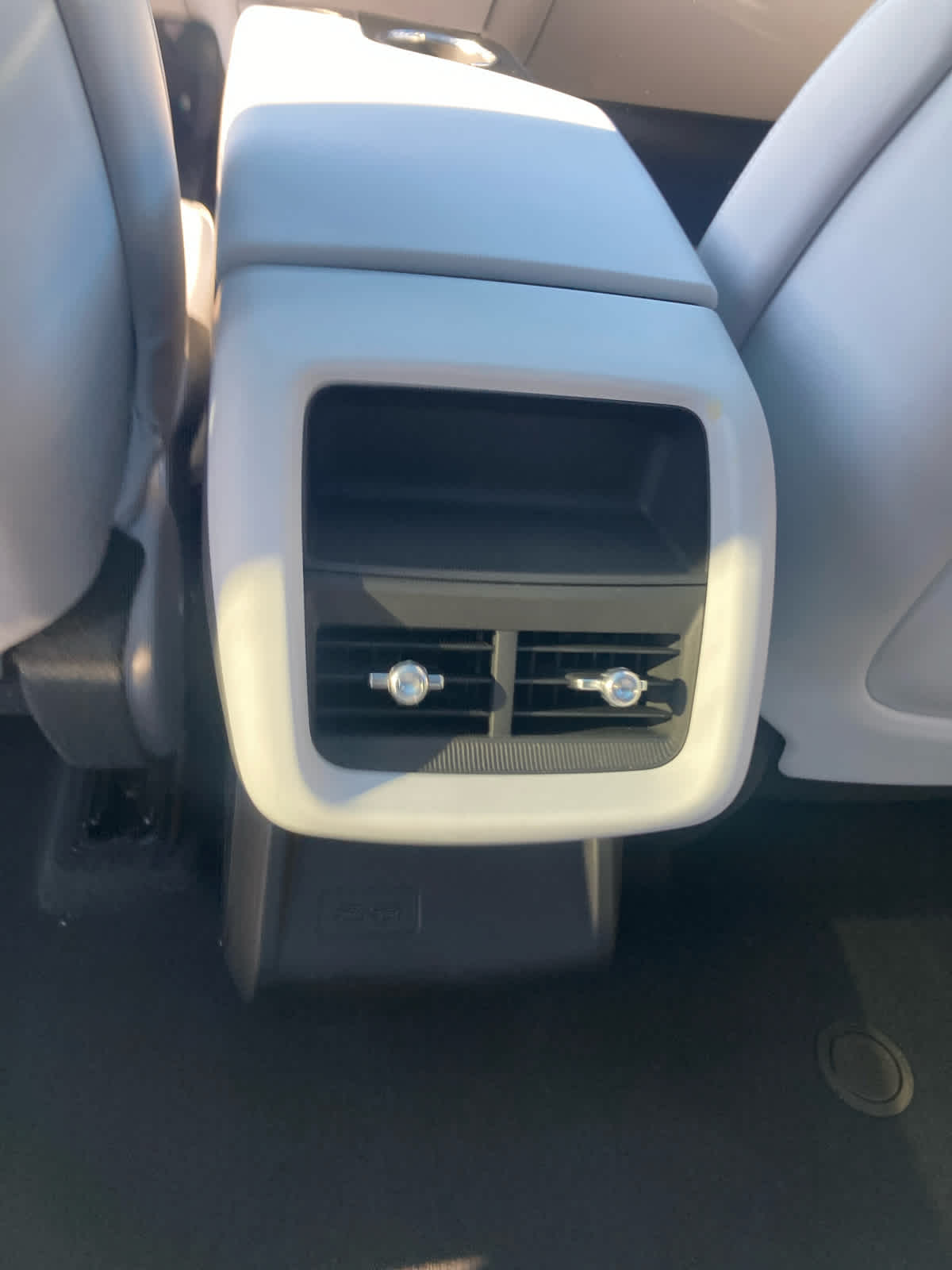 2024 Cadillac LYRIQ Luxury 1