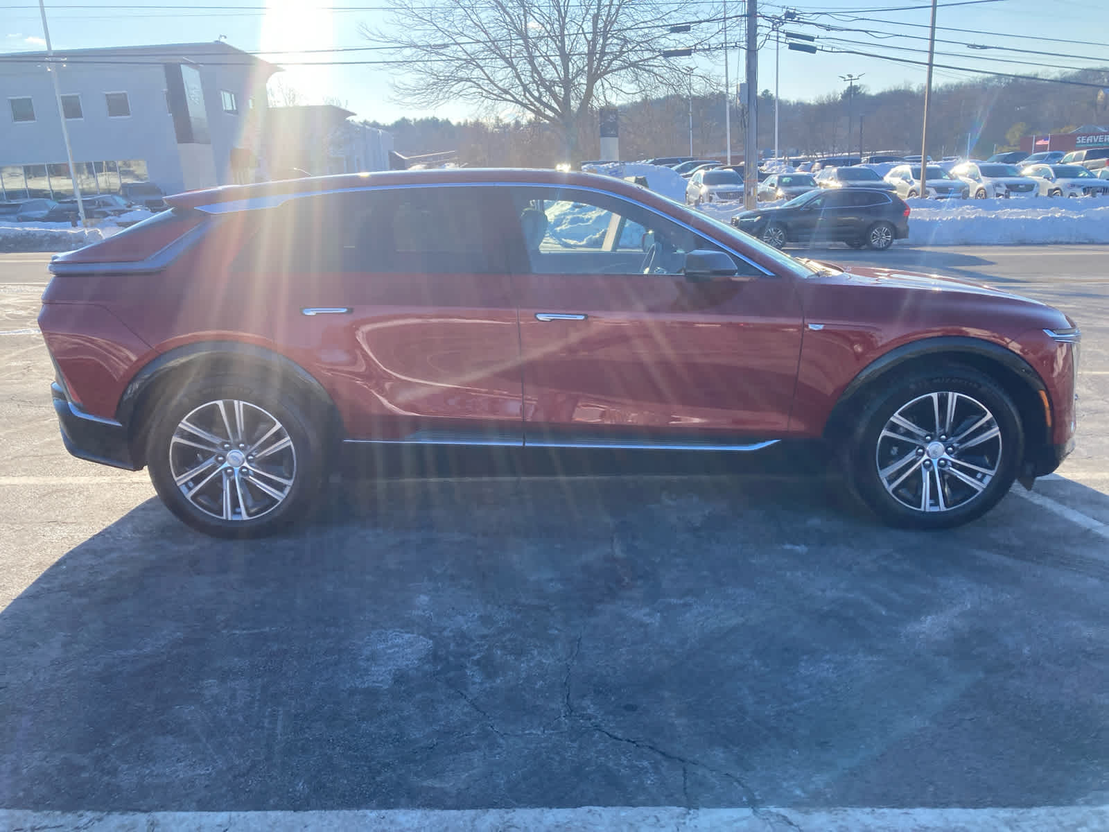 2024 Cadillac LYRIQ Luxury 1