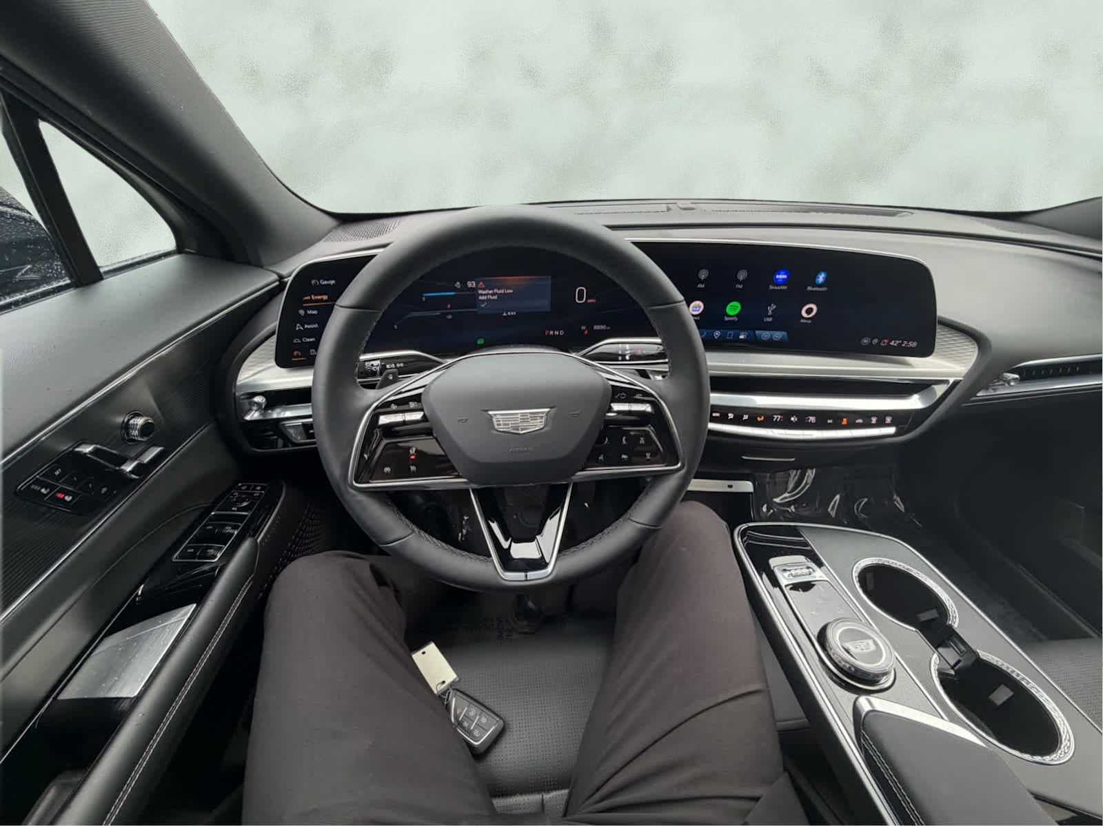 2024 Cadillac LYRIQ Luxury 1