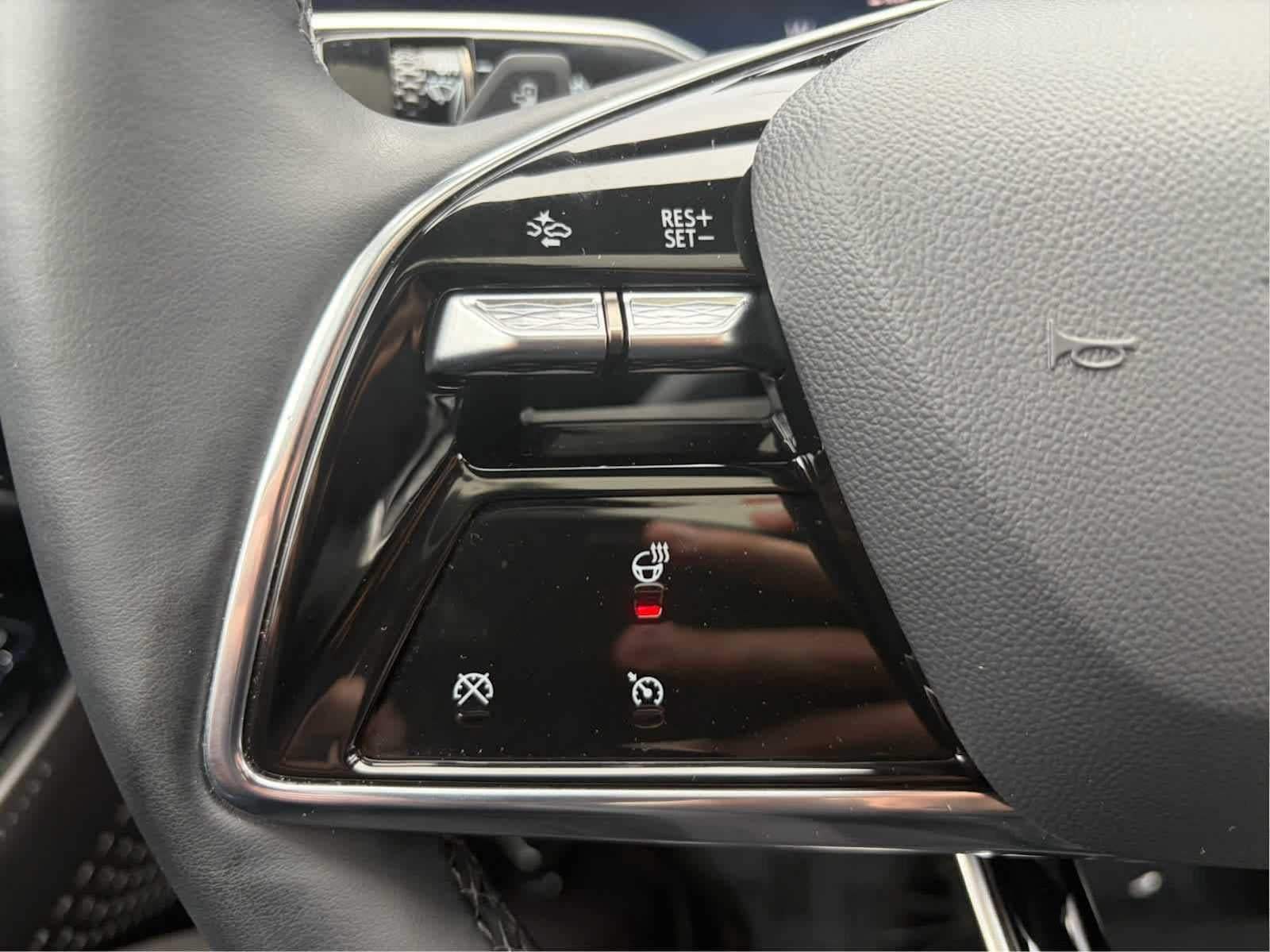 2024 Cadillac LYRIQ Luxury 1