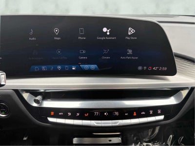 2024 Cadillac LYRIQ Luxury 1