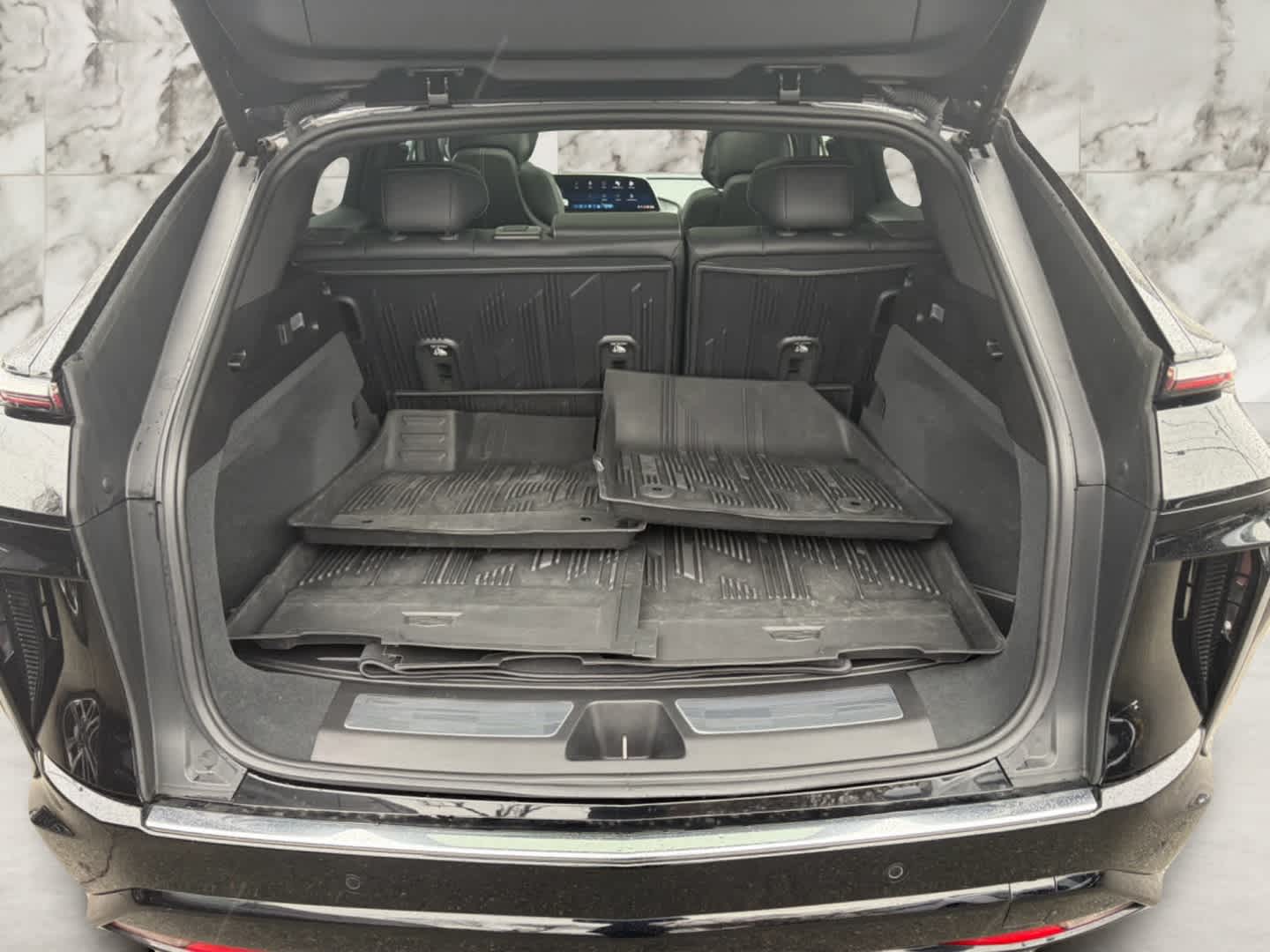 2024 Cadillac LYRIQ Luxury 1