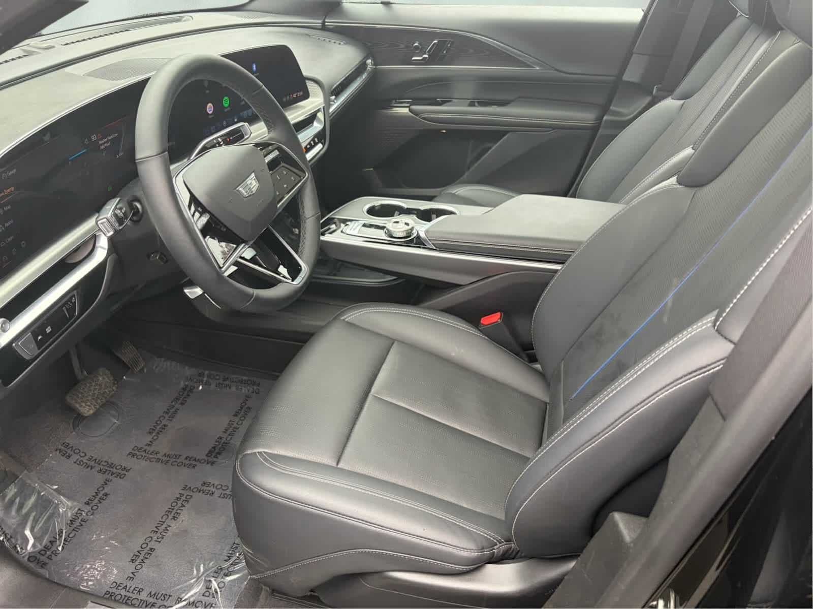 2024 Cadillac LYRIQ Luxury 1