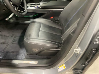 2024 Cadillac LYRIQ Luxury 3