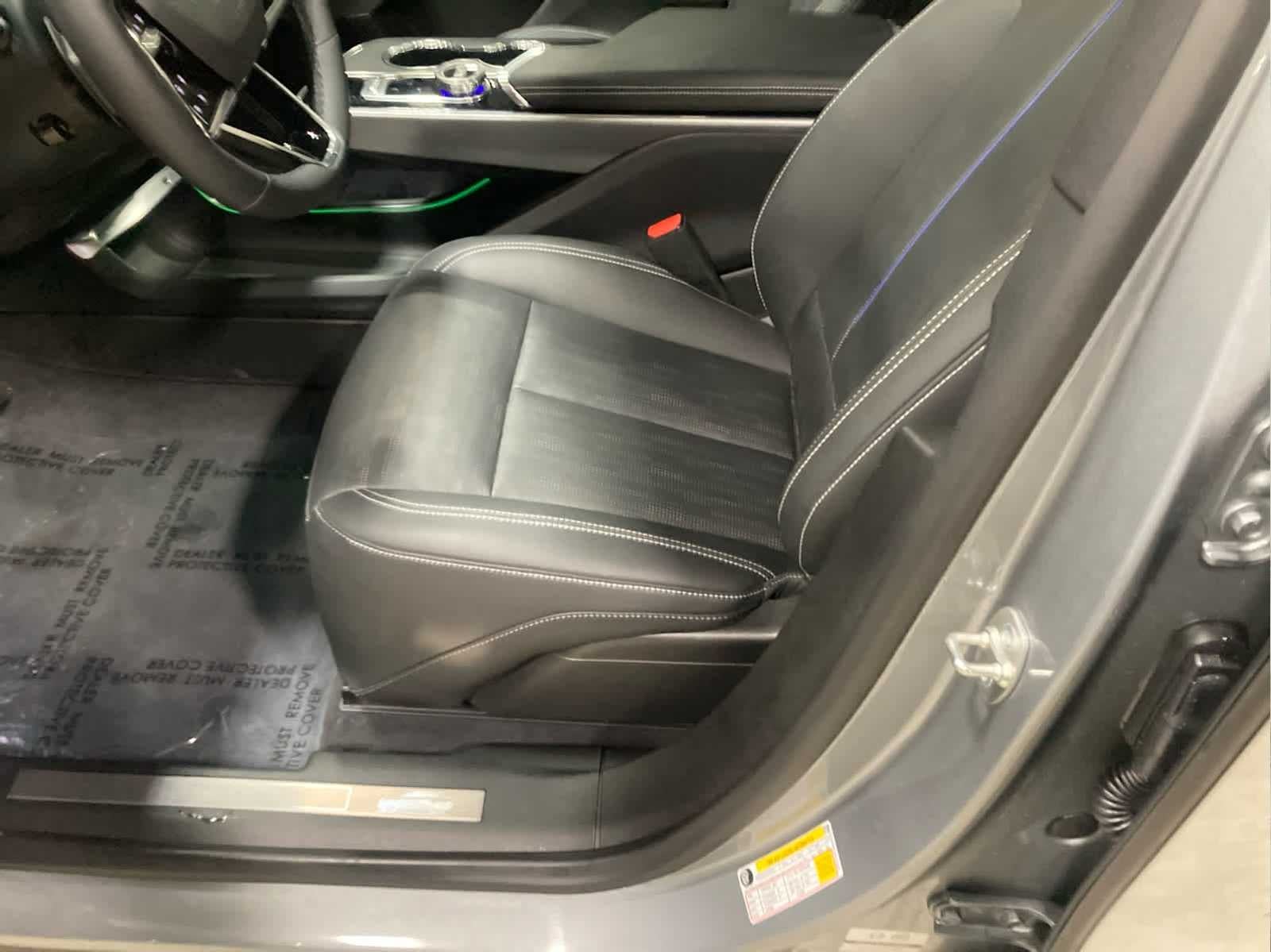 2024 Cadillac LYRIQ Luxury 3