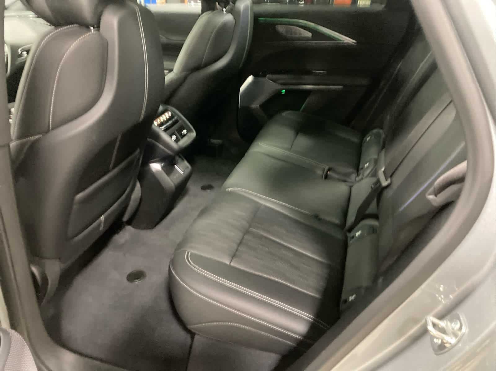 2024 Cadillac LYRIQ Luxury 3