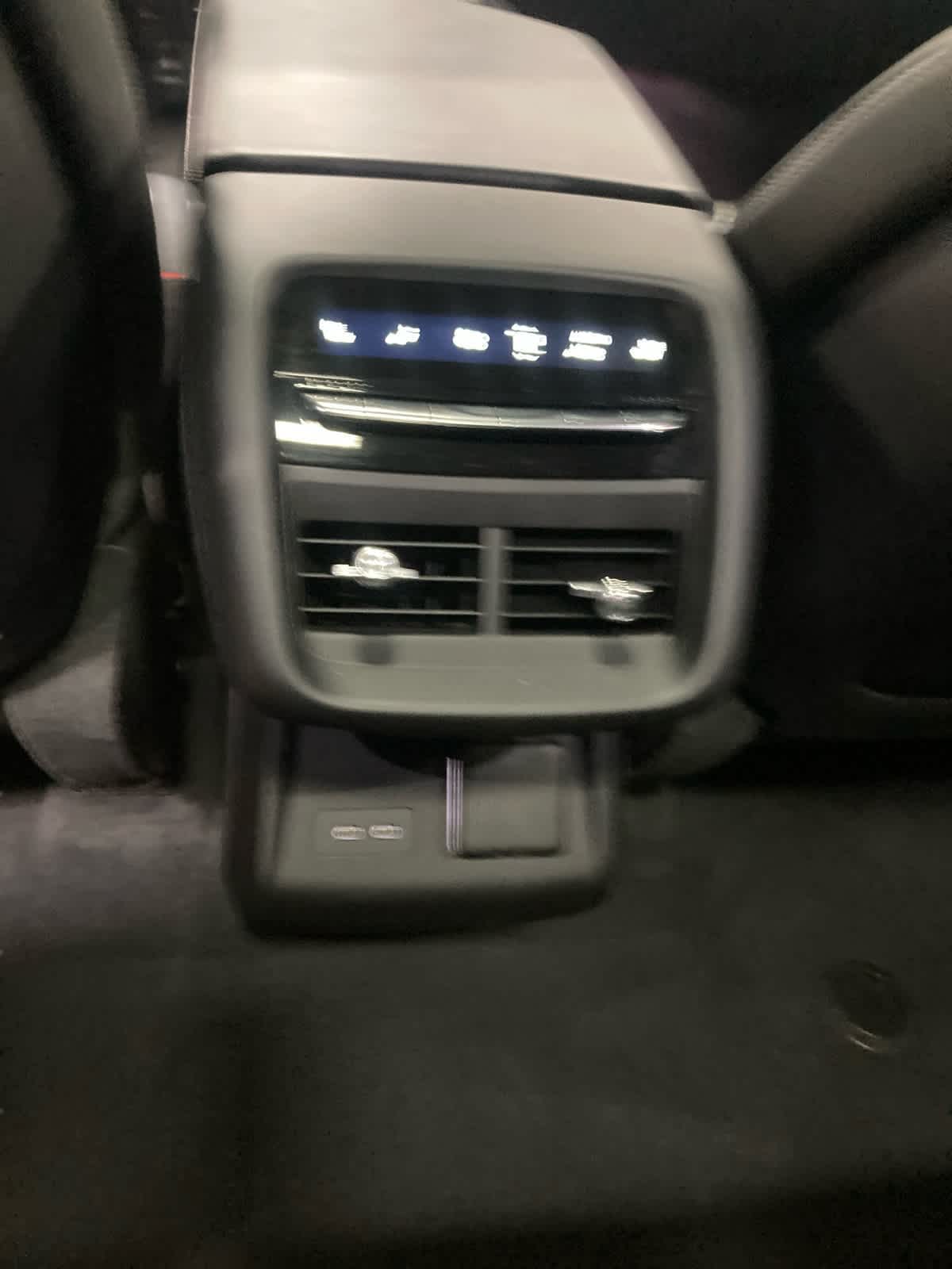 2024 Cadillac LYRIQ Luxury 3