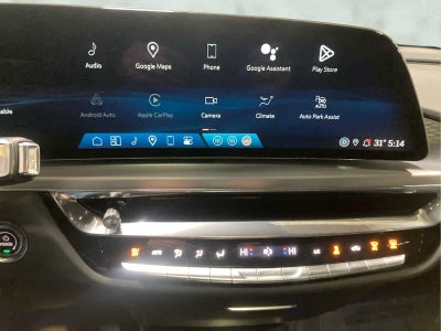 2024 Cadillac LYRIQ Luxury 3