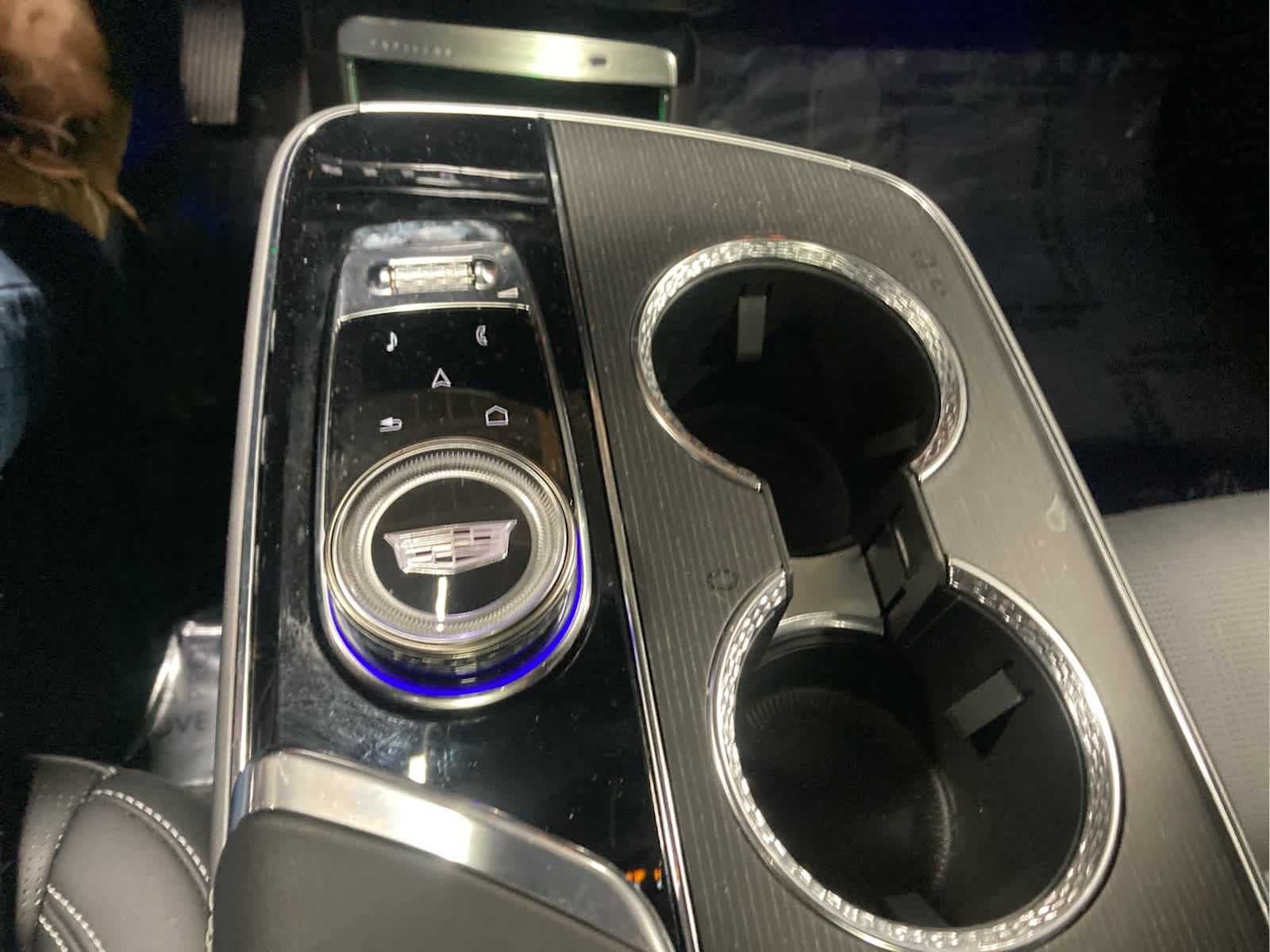 2024 Cadillac LYRIQ Luxury 3