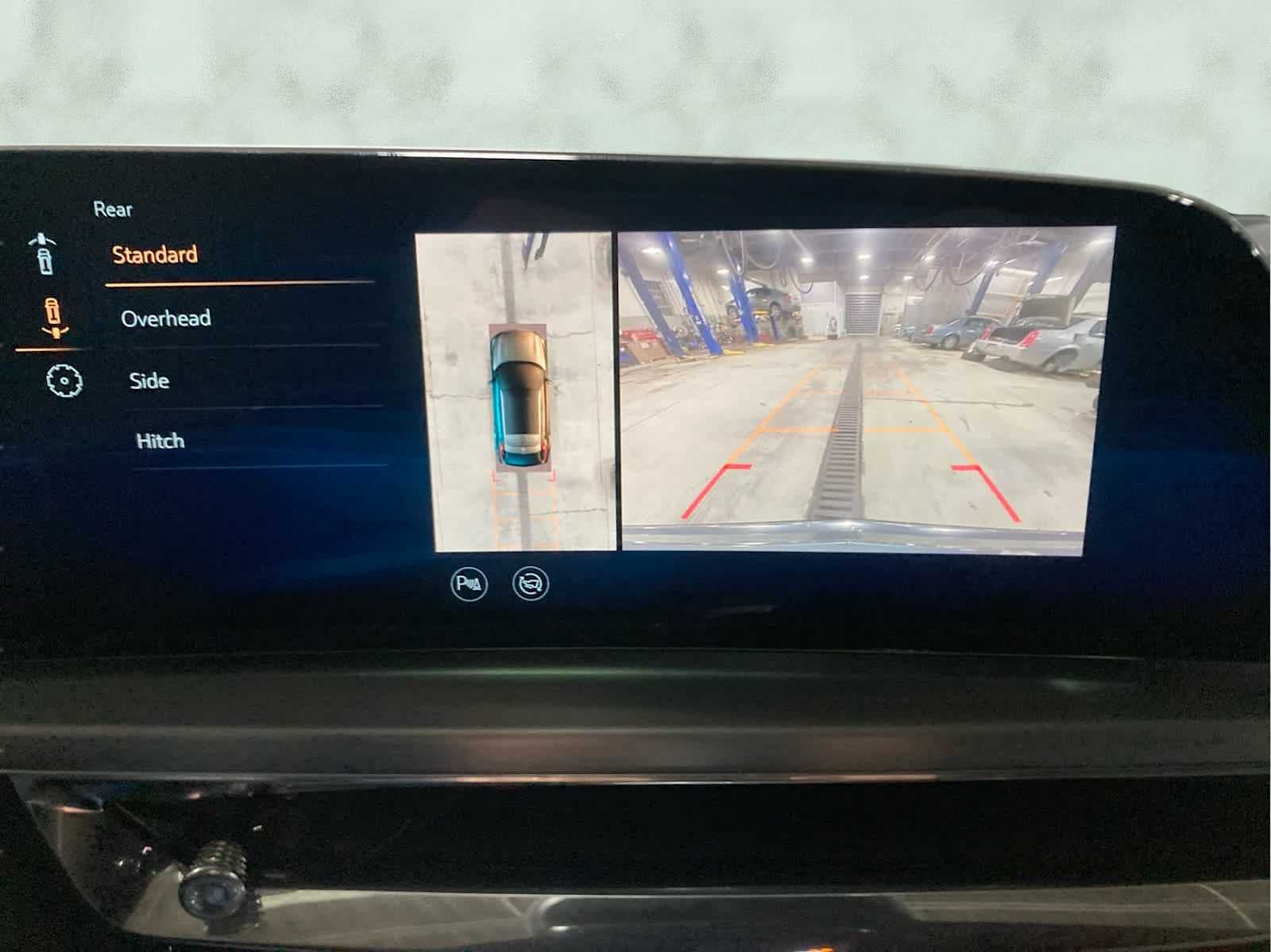 2024 Cadillac LYRIQ Luxury 3