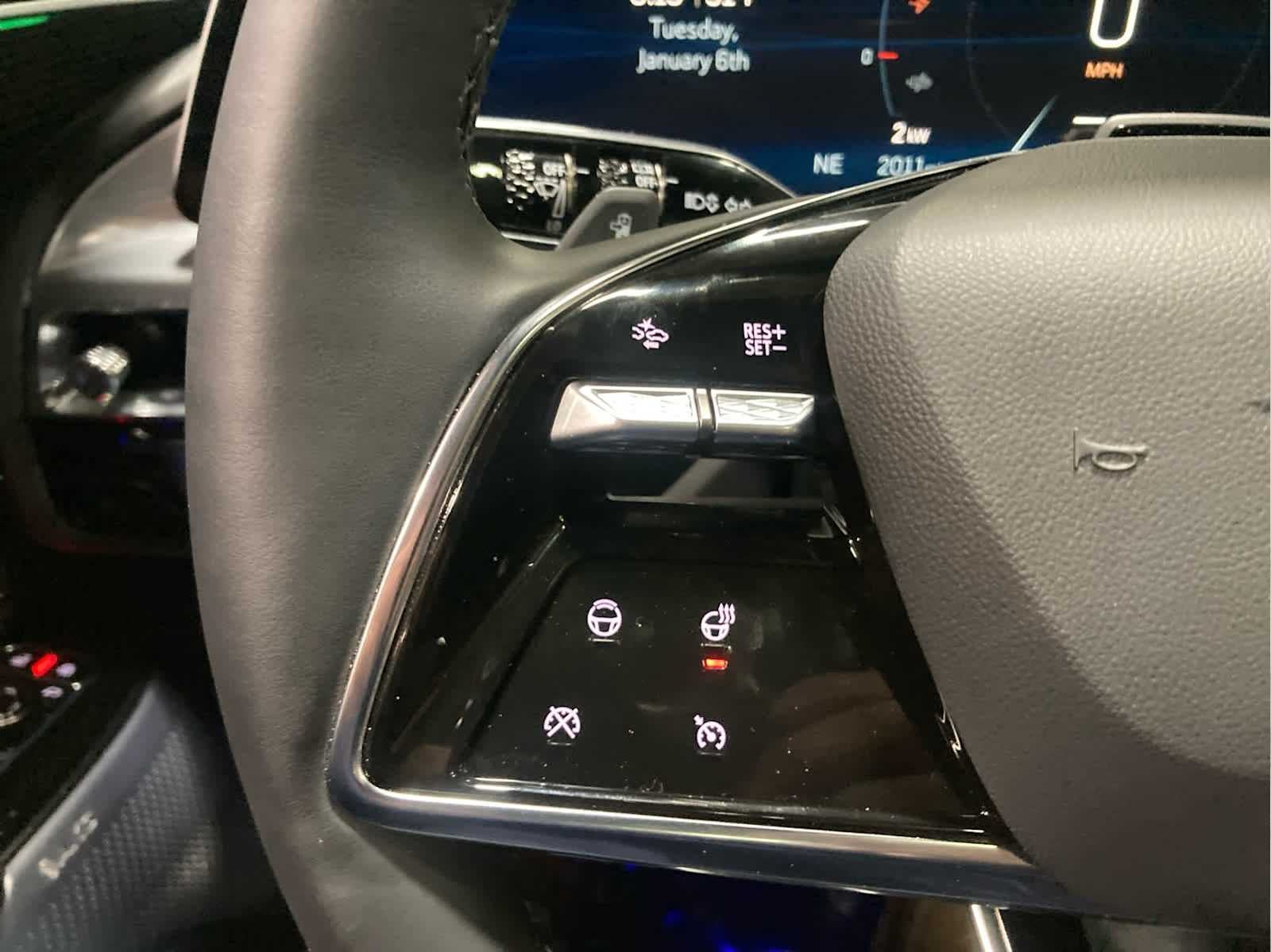 2024 Cadillac LYRIQ Luxury 3