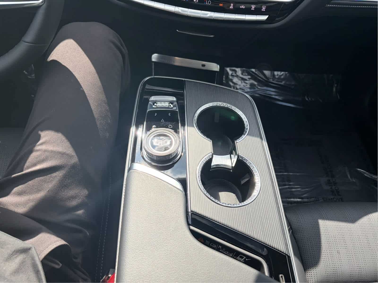 2024 Cadillac LYRIQ Luxury 3