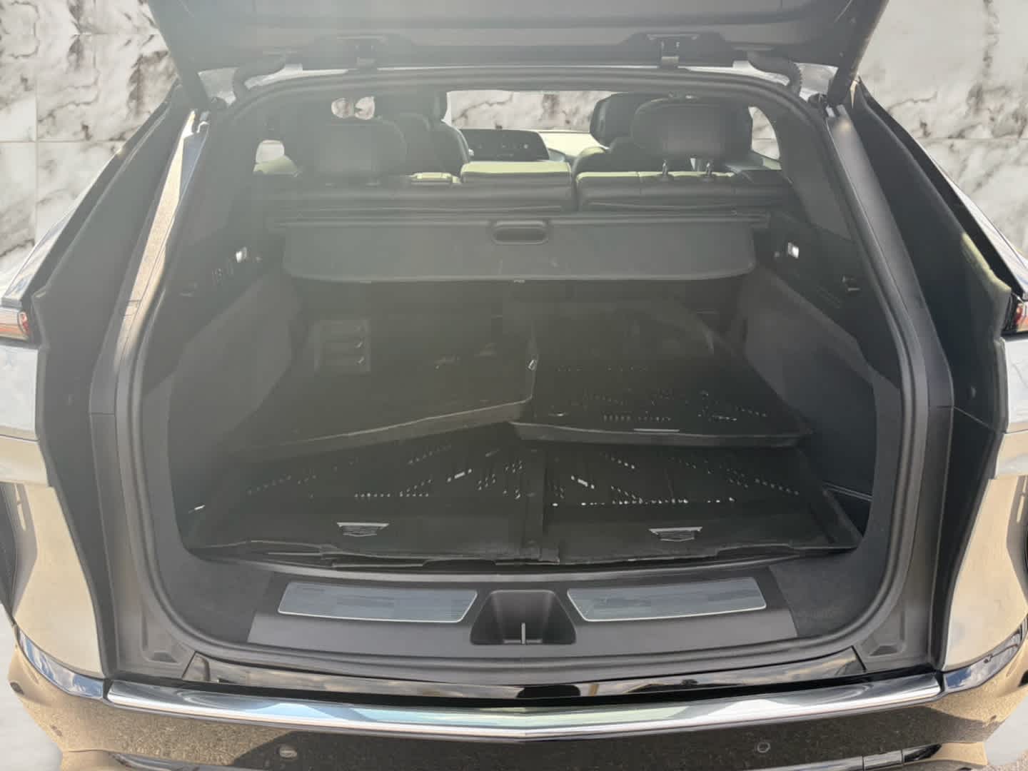 2024 Cadillac LYRIQ Luxury 3