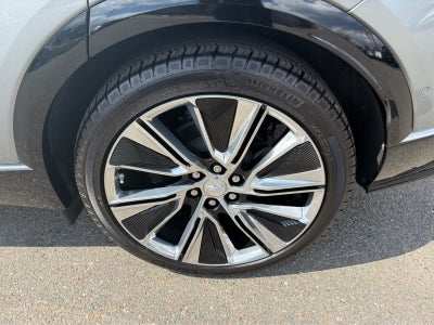 2024 Cadillac LYRIQ Luxury 3