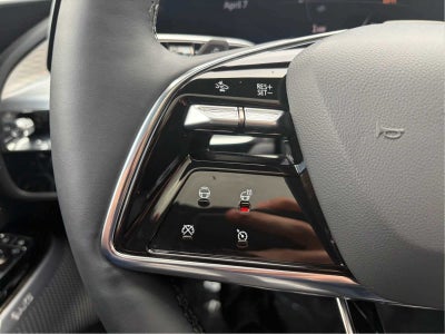 2025 Cadillac LYRIQ Luxury 3