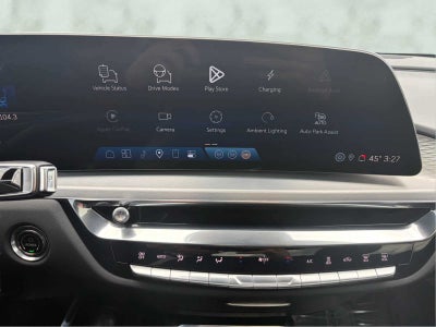 2025 Cadillac LYRIQ Luxury 3