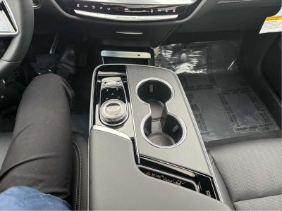 2025 Cadillac LYRIQ Luxury 3