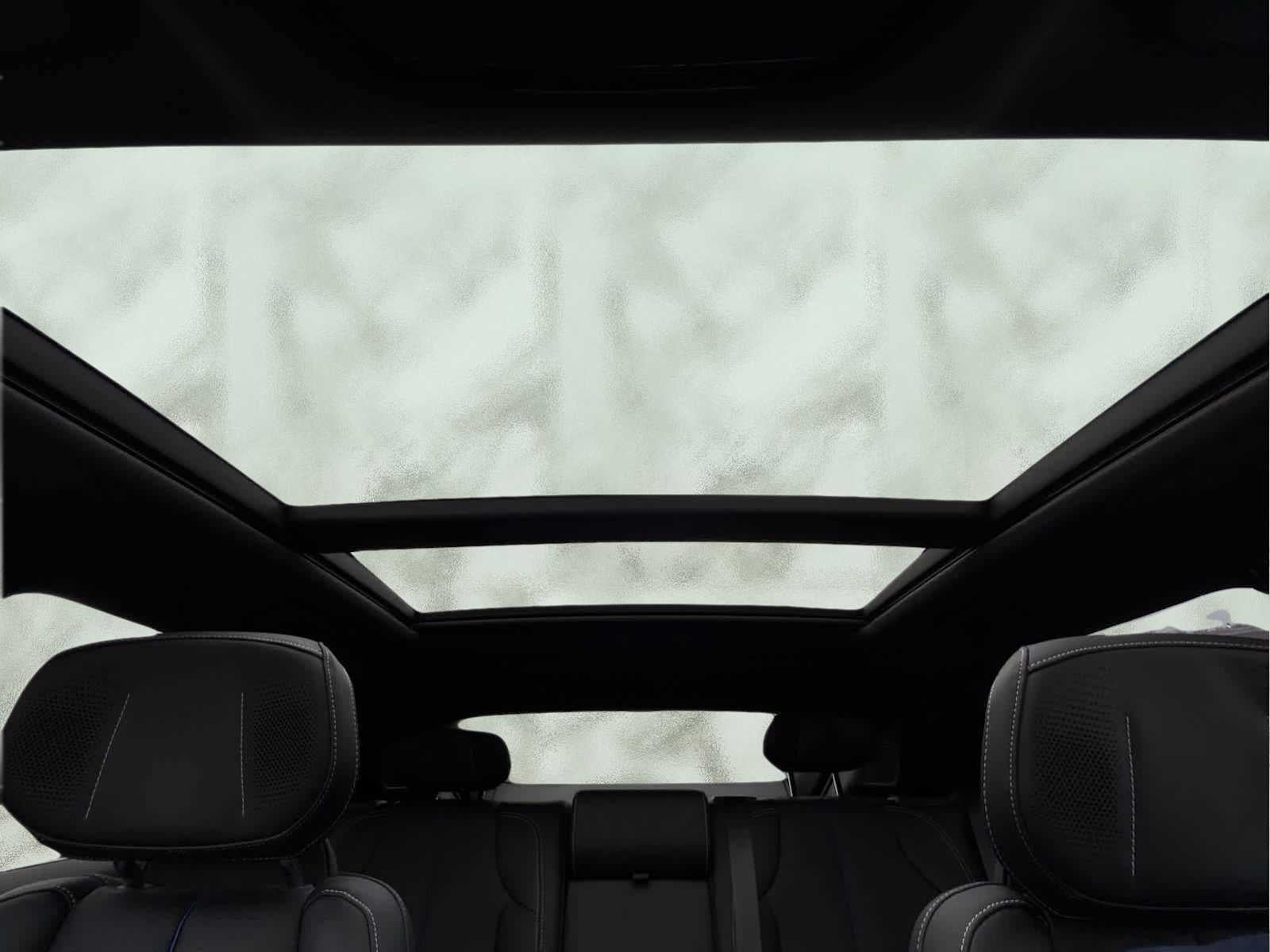 2025 Cadillac LYRIQ Luxury 3