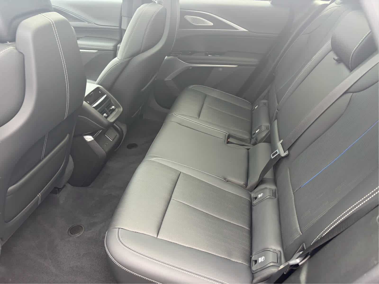 2025 Cadillac LYRIQ Luxury 3