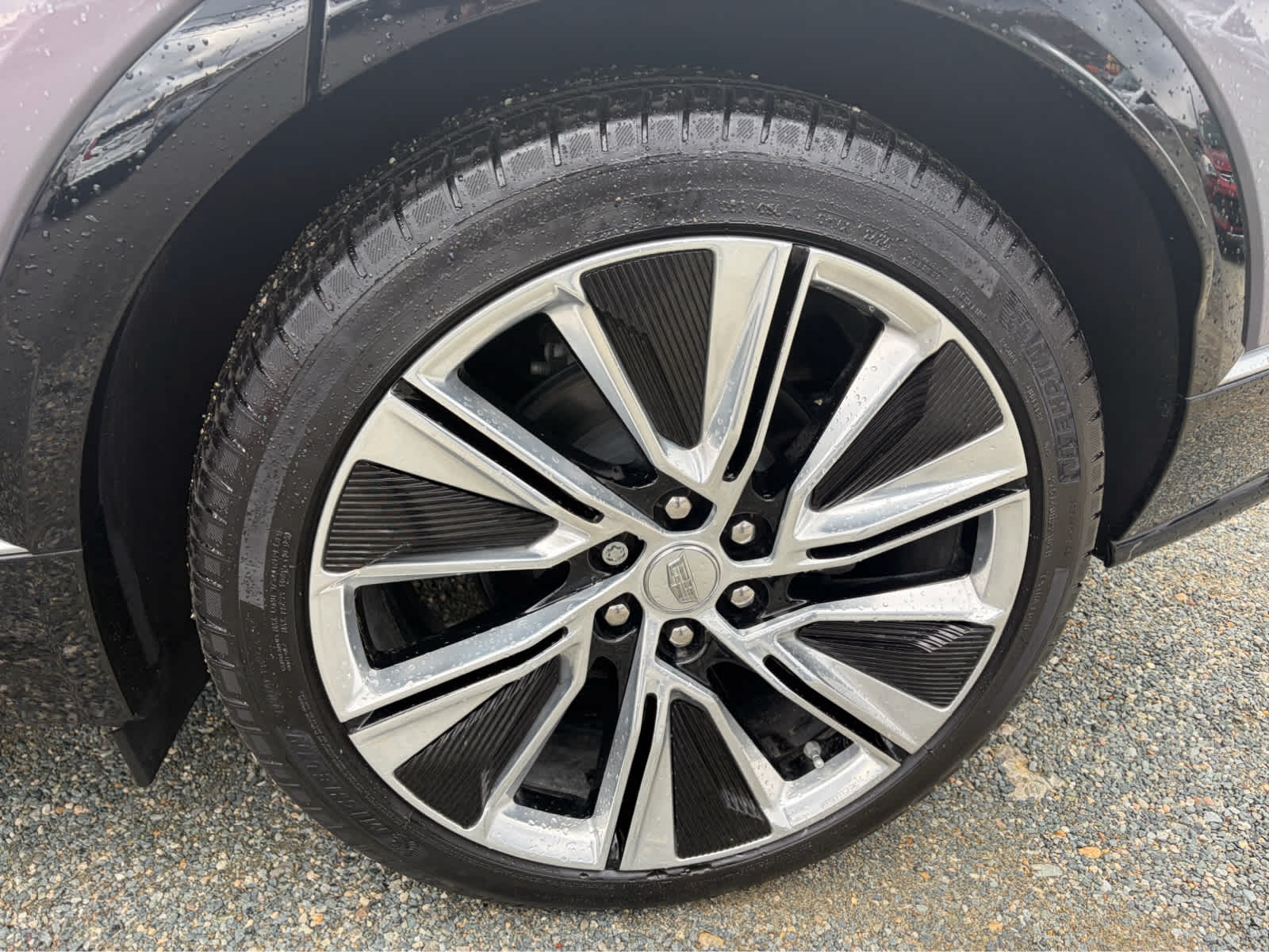 2025 Cadillac LYRIQ Luxury 3