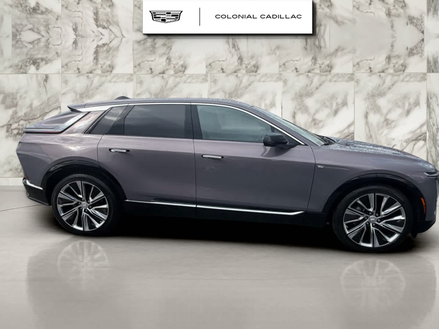 2025 Cadillac LYRIQ Luxury 3