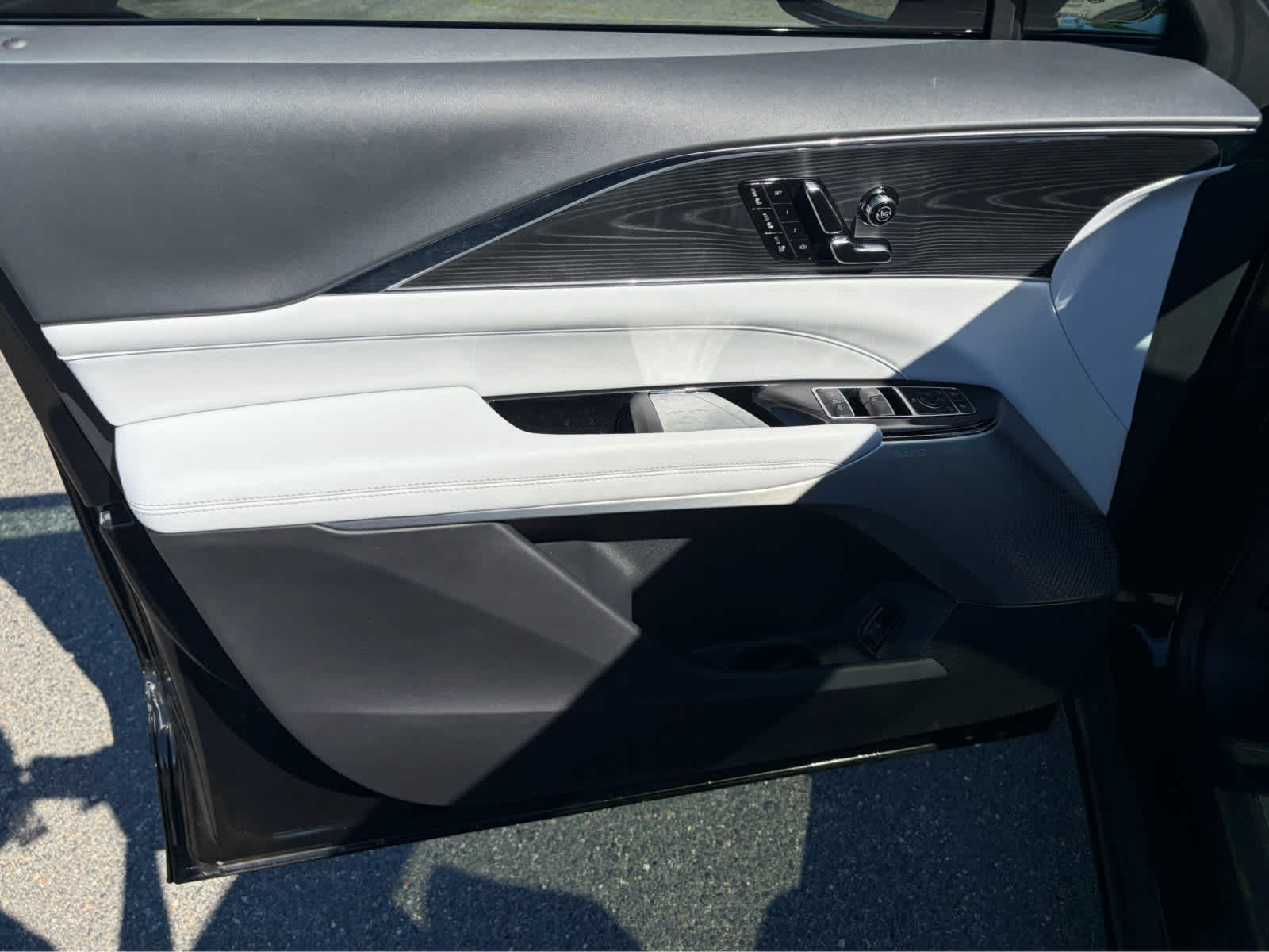 2024 Cadillac LYRIQ Sport 2