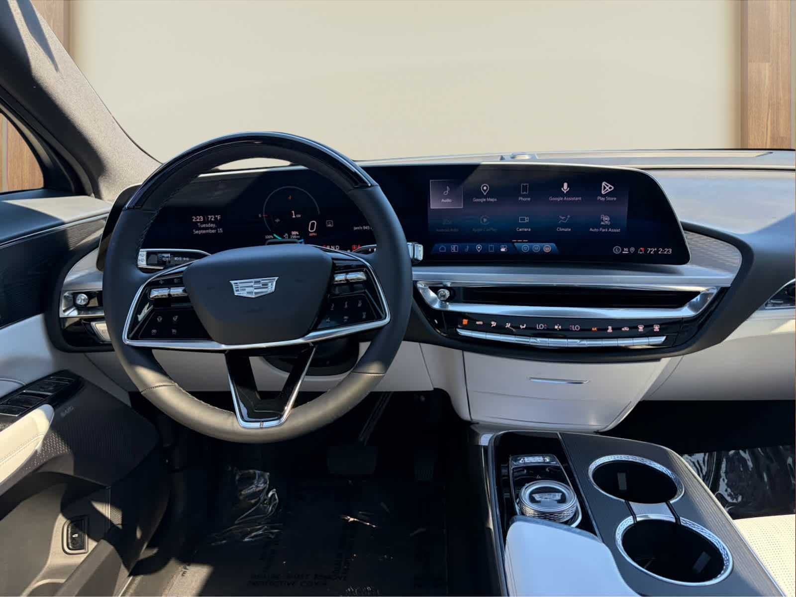 2024 Cadillac LYRIQ Sport 2