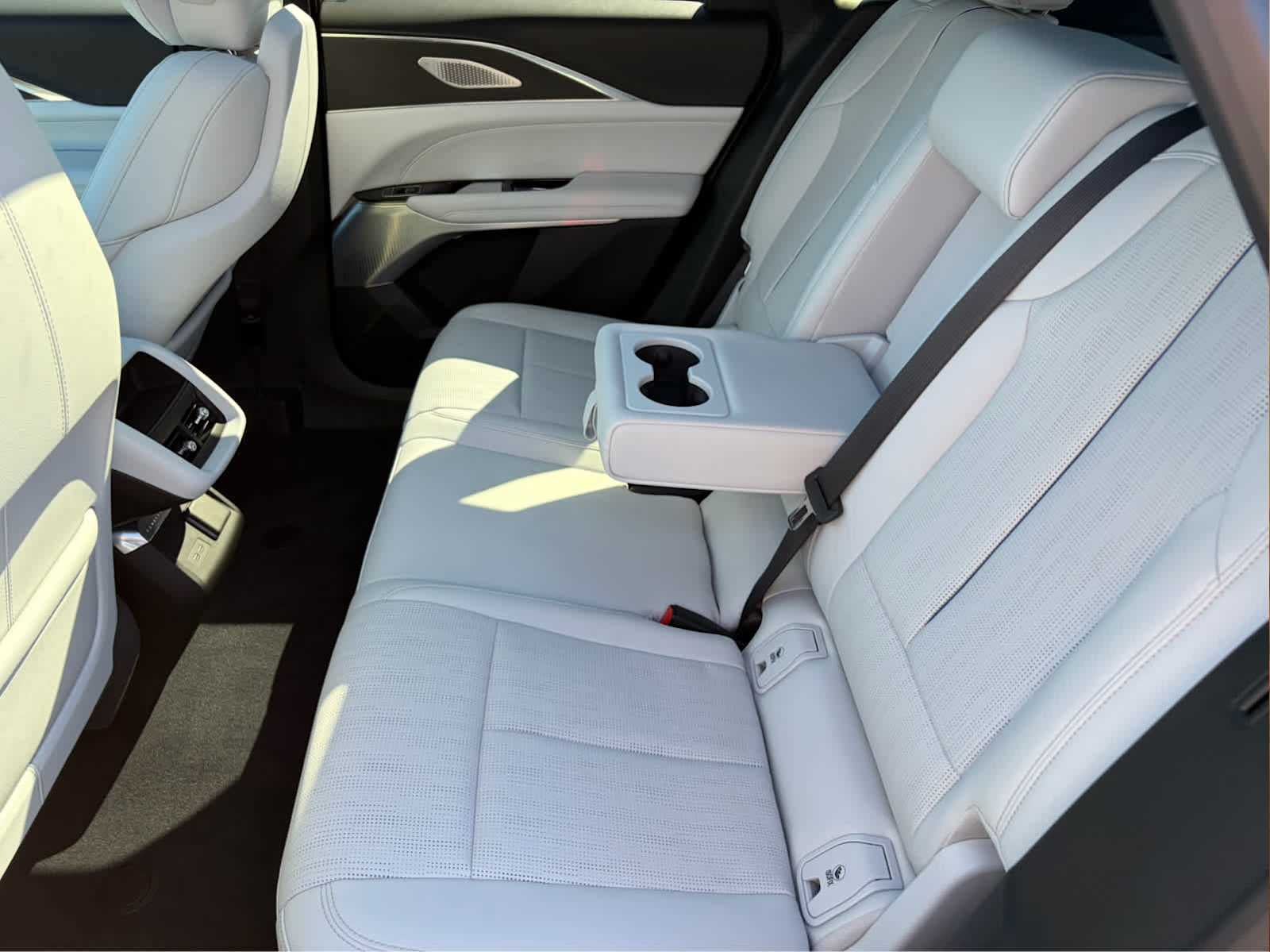 2024 Cadillac LYRIQ Sport 2