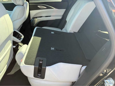 2024 Cadillac LYRIQ Sport 2