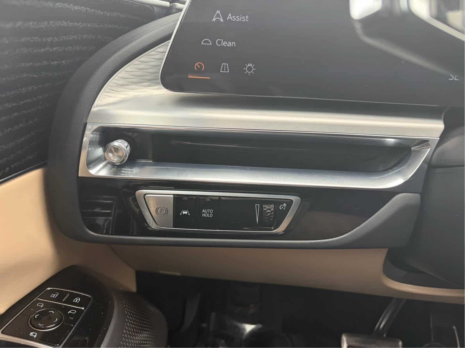 2025 Cadillac LYRIQ Sport 3
