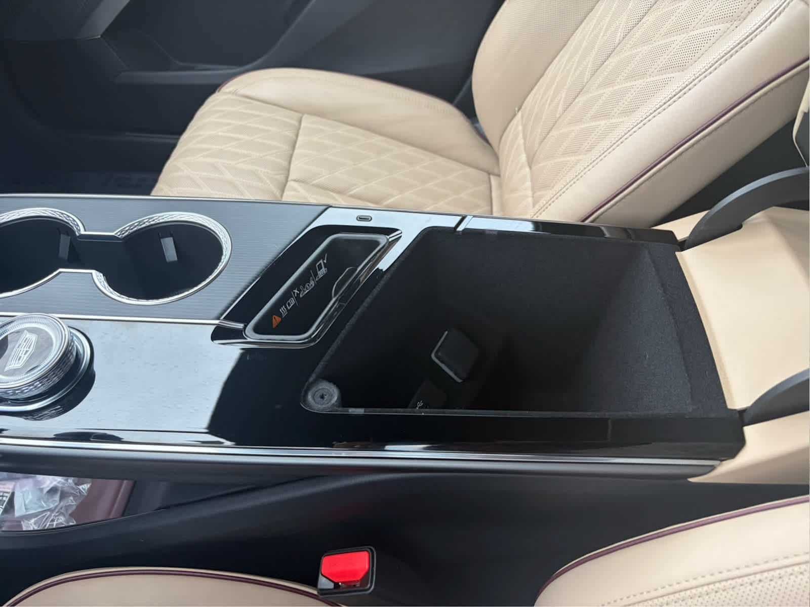 2025 Cadillac LYRIQ Sport 3