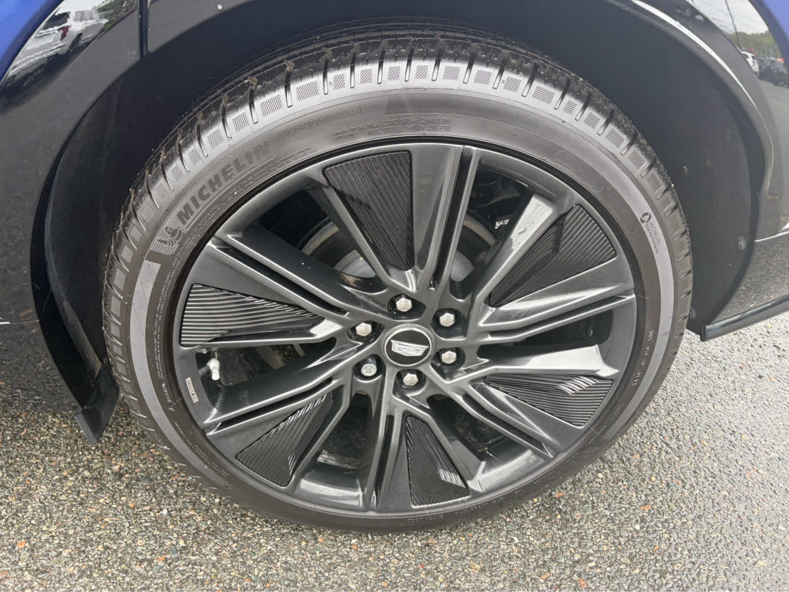 2025 Cadillac LYRIQ Sport 3