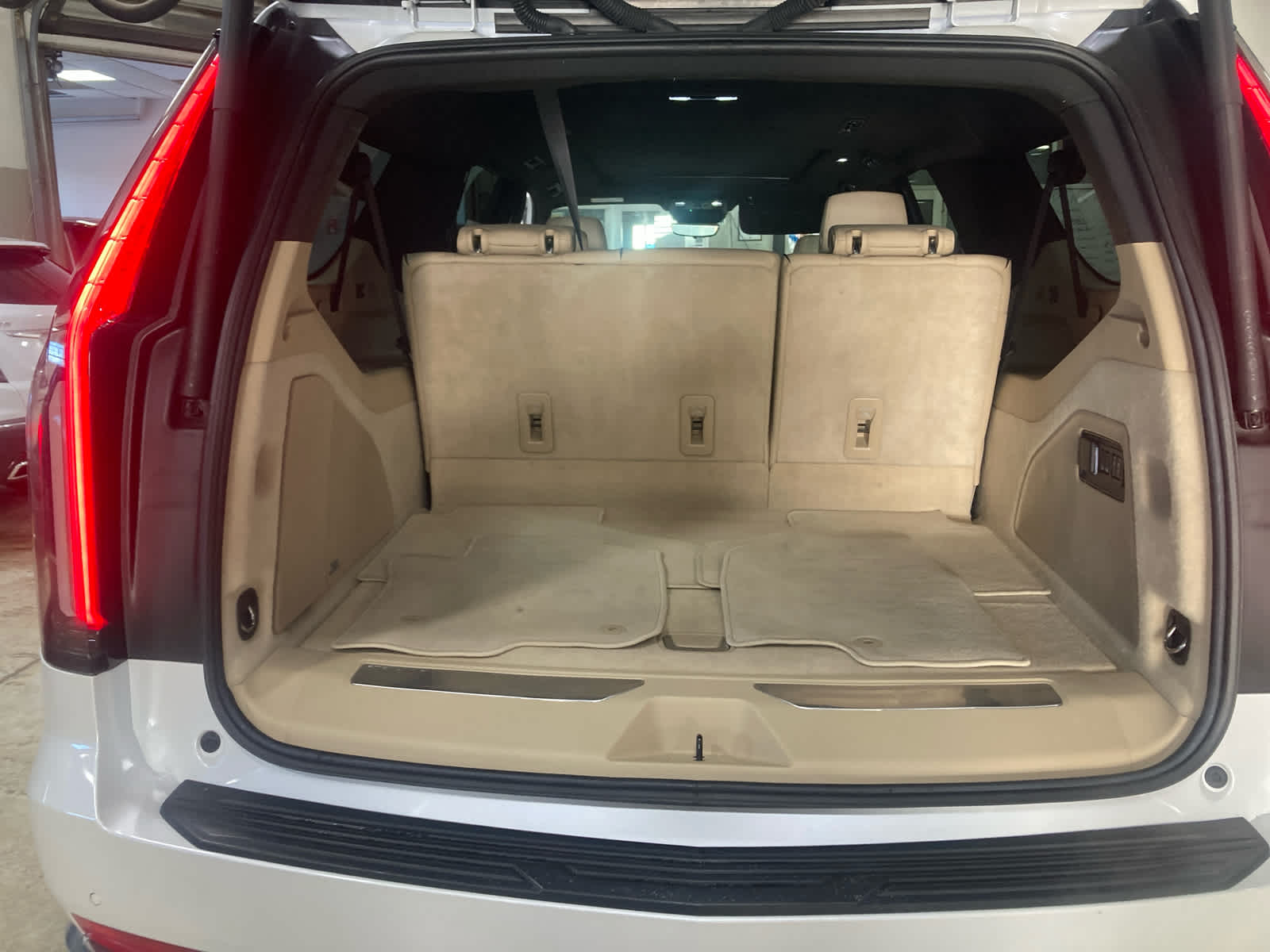 2024 Cadillac Escalade ESV Premium Luxury