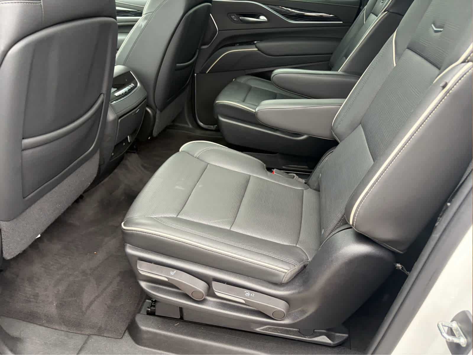 2022 Cadillac Escalade ESV Sport